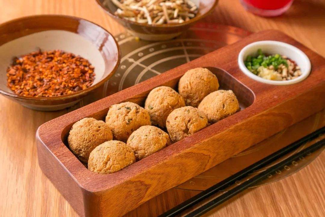 圆圆子，方方盘，子挨子，真好看