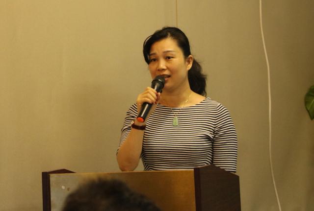 组织领导在发布会上发言