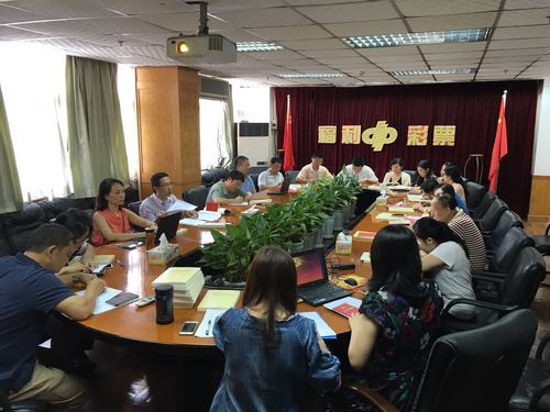 党支部成员讨论关于本次学习的体会、感受