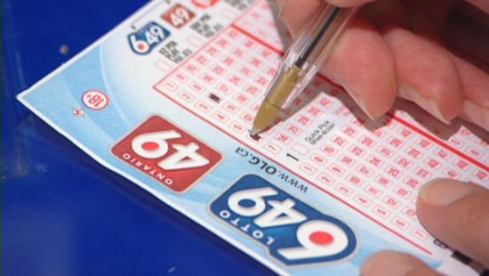 加拿大老人以为彩票中奖卖千万豪宅 被骗315万方觉醒