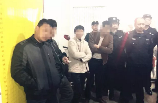 "克隆彩票"惊现街头 嫌疑人仿造官方票卖数十万