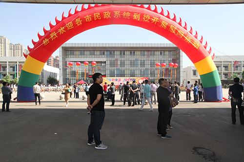在六一儿童节这天为葫芦岛孤儿送去节日的祝福