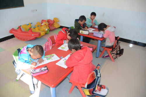 张掖市潘庄村小学资助图书2000册