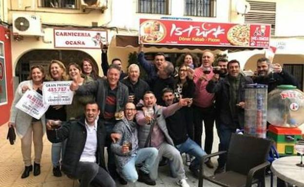 罕见！西班牙140人合买团命中6.9亿彩票巨奖揭谜底