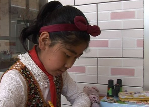 青海福彩“爱心心愿”为坚强少女送去希望