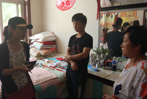 河北沧州福彩开展“媒体记者走近受助生”活动