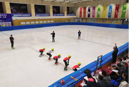 山东省运会的短道速滑比赛