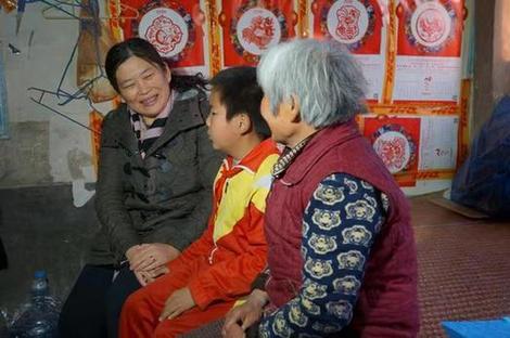 爱心捐赠  雪中送炭