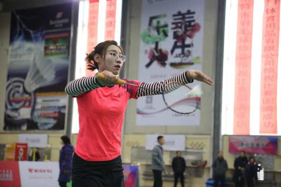 体彩杯”国际华人羽毛球邀请赛为大众搭建了冬日健身的大平台