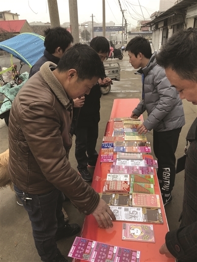 走进车展 江苏各地体彩地推火热开展