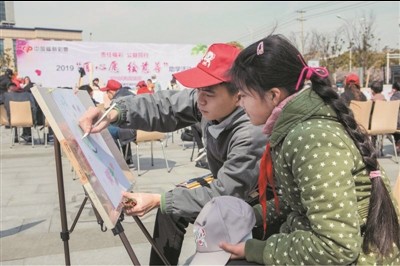江苏南通福彩开展“圆心愿·绘慈善”助学活动