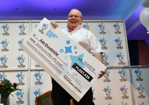 英国炼钢工人两次离婚后命中5.4亿 称再难找到真爱