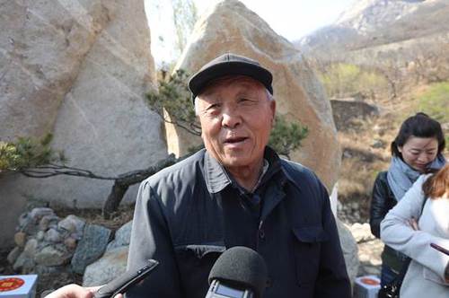 泰山老挑山工陈广武讲述当年的挑山故事
