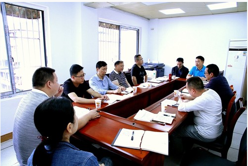 图为调研组在黔东南州福彩中心召开座谈会