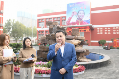 河南省球类运动管理中心主任李激扬接受了媒体团的采访