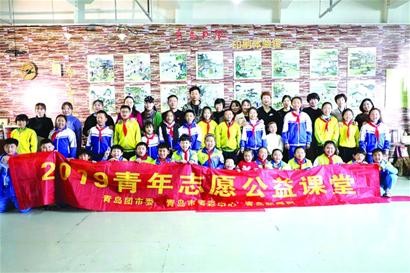 探秘纸与字——福彩公益课堂带留守儿童走进青报印刷体验馆