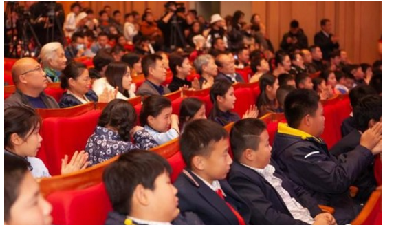 把现场的观众演哭了