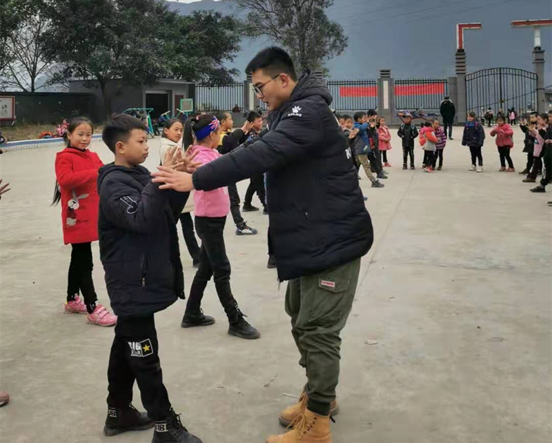 陈曦：扶贫支教我人生道路上的高光时刻