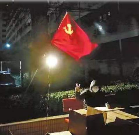用实际行动彰显党员本色