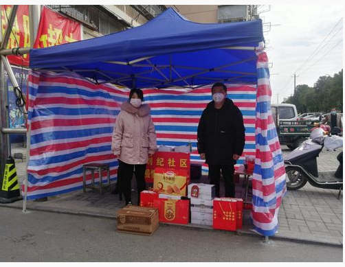 驻刘记社区值班值守的工作人员