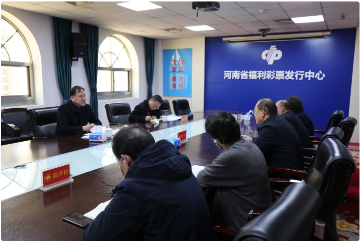 恢复销售首日，河南省民政厅副厅长尚英照到省福彩中心调研