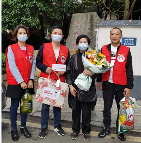 长沙福利中心走访慰问援鄂医疗队家属