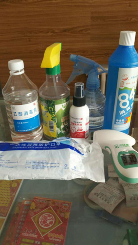 早已准备好消毒物品迎接彩民