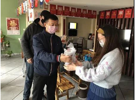 黑龙江黑河市体育局领导走访体彩实体店