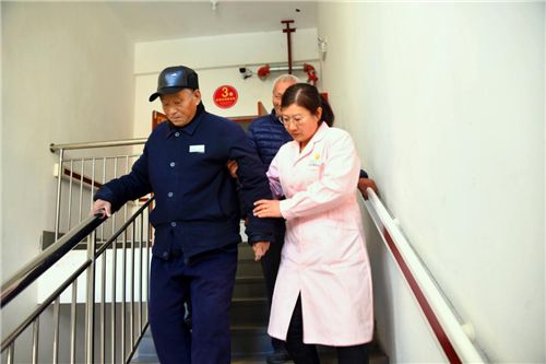 原本无依无靠的五保老人感受到了家的温暖