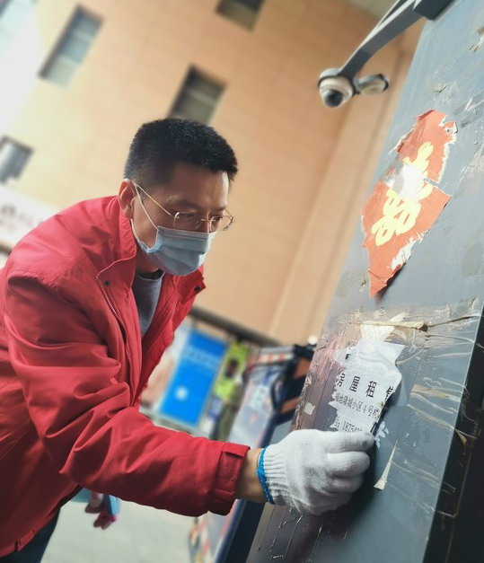 热心居民主动参与进来