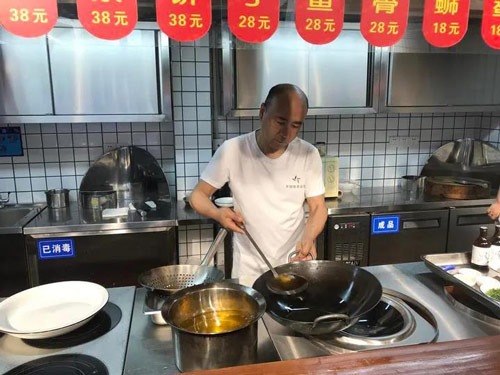 从厨23年的老马感叹为家人做的菜才是最美的珍馐