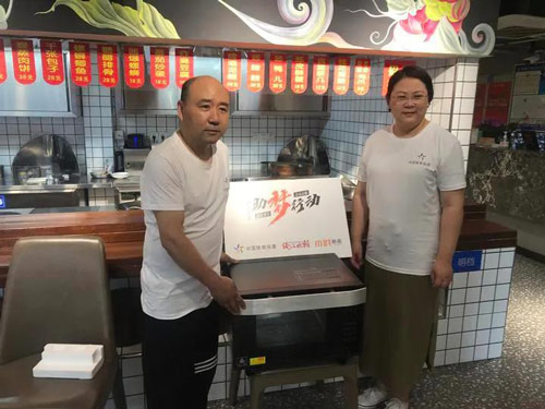 佩服他们这些一线医务工作者