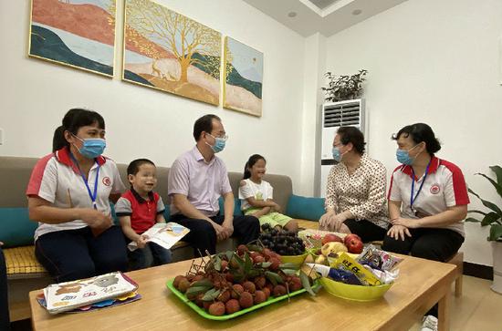 广西探索困境儿童家庭教育新模式