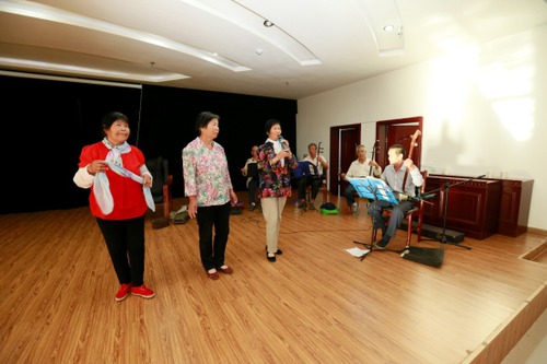 东营大王镇幸福公寓老人们丰富的文化生活