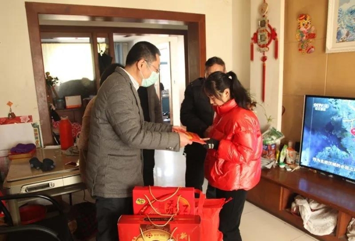 江苏常州“周末关爱·爱在福彩”发放20万元公益金