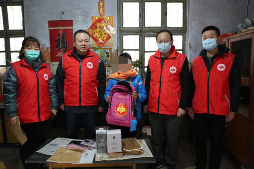 发动更多爱心人士帮助困境儿童