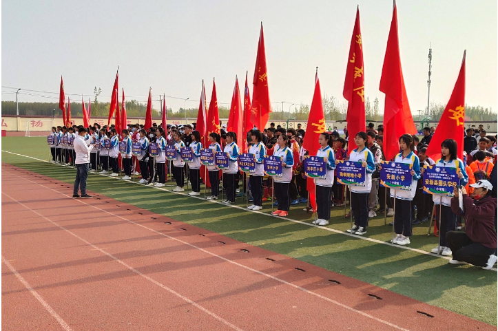 来自安新县各中小学的参赛队伍