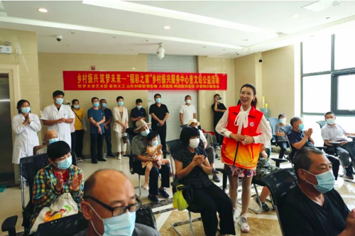 为老人带来各种演出活动