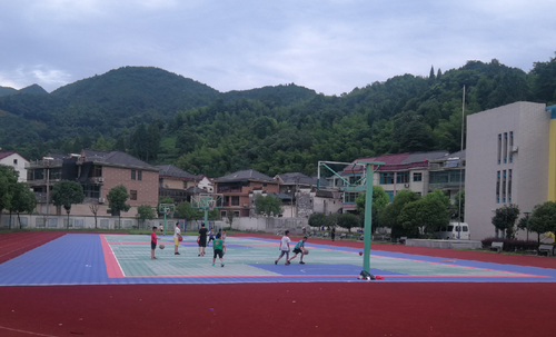 参加乡村学校少年宫各项活动