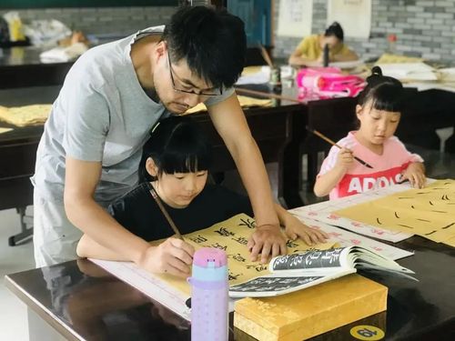 积极辅导孩子课业问题