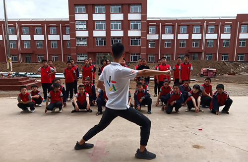 坚持助力教育助学