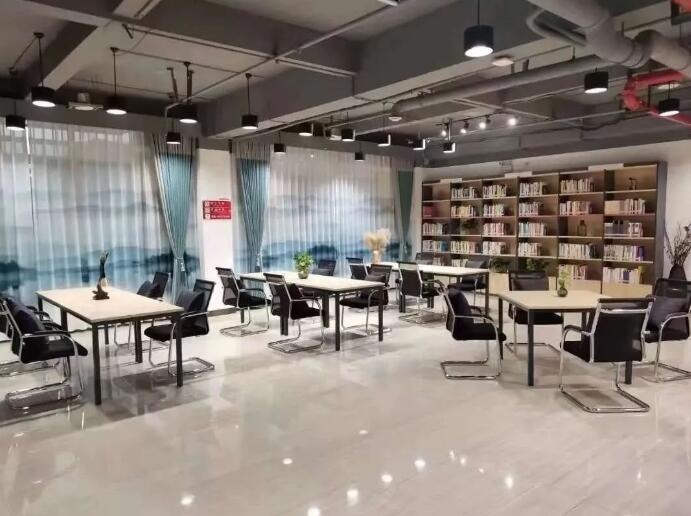 陕西渭南福彩销售厅里建书房成为社区文化角