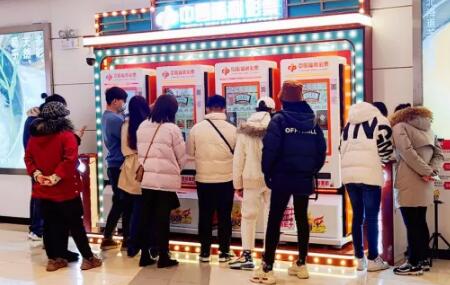 罗斯福“小黄人”吸引了不少年轻彩友