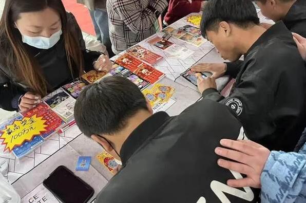 宁夏福彩刮刮乐亮相银川春季惠民汽车博览会