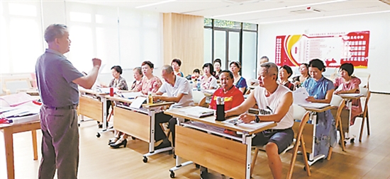 福彩助力老人在家门口吃上热饭菜