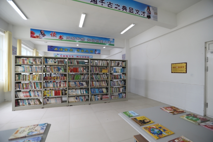 1400余册爱心图书，丰富学校图书馆