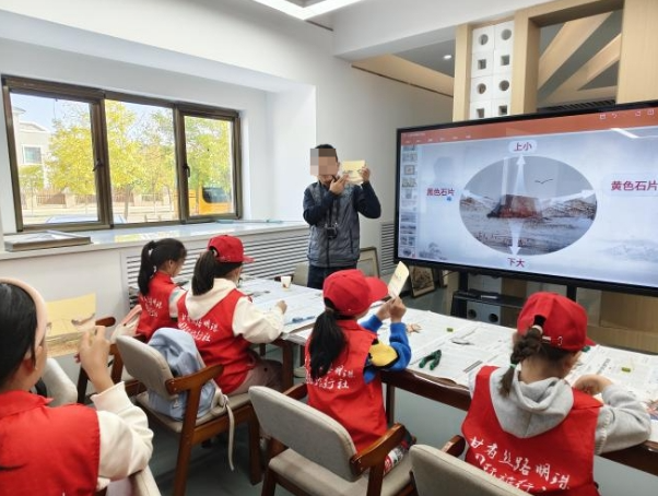 嘉峪关长城印记研学基地体验制作省级非遗项目大漠风雨雕石艺画 嘉峪关长城印记研学基地体验制作省级非遗项目大漠风雨雕石艺画